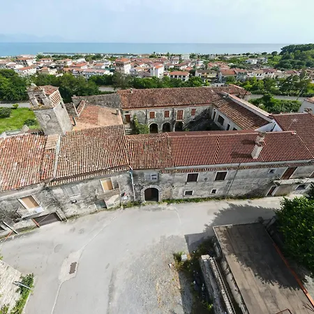 Bed and Breakfast Maison De Curtis