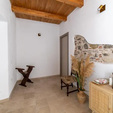 Maison De Curtis Bed & Breakfast